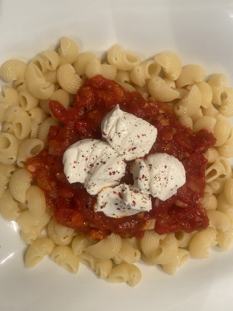 Schnelle Tomaten-Frischkäse-Nudeln