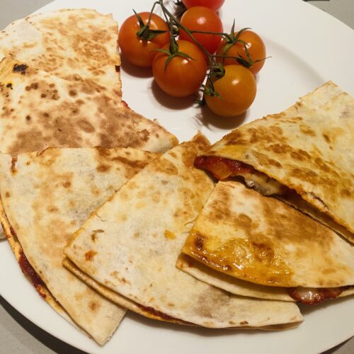 Toritlla Snack mit Tomatenmark, Paprika und Mozzarella