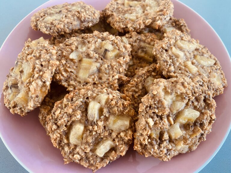 Frühstück - Cookies, Haferflocken, Joghurt, Chiasamen, gesund