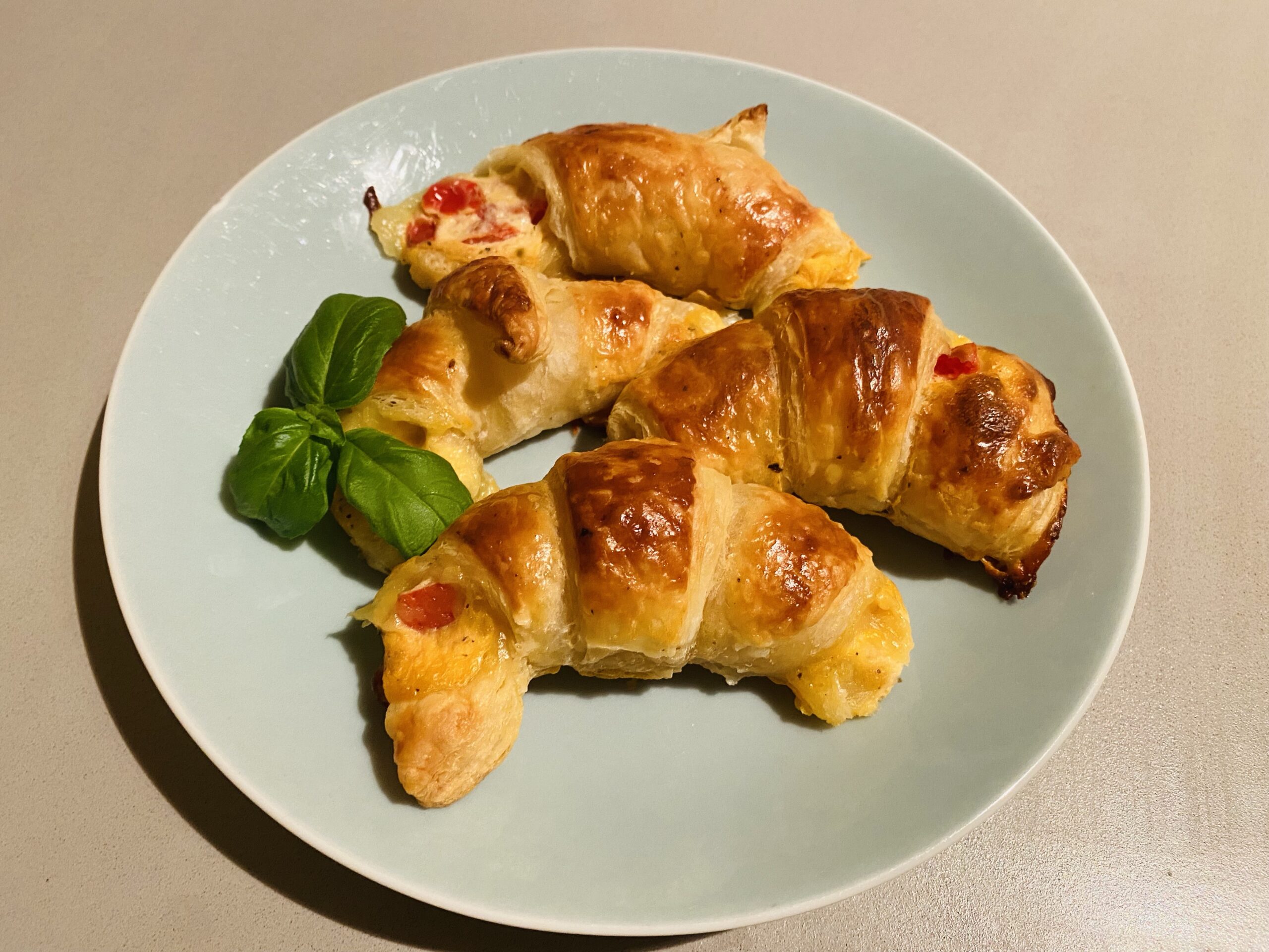 pikant gefüllte Kipferl