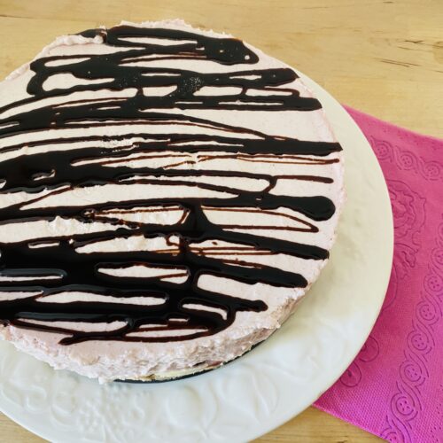 Amarena Tarte mit weißer Schokolade ohne Backen